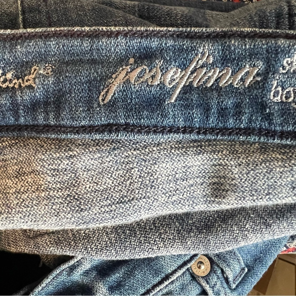 7 For All Mankind Womens Josefina Boyfriend Jeans Distressed Sz 27 Button Fly - Picture 15 of 15